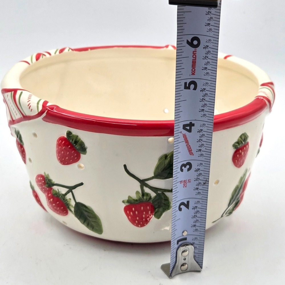 Strawberry Fruit Ceramic Colander Cottage Core Granny Farmhouse - Picture 6 of 6